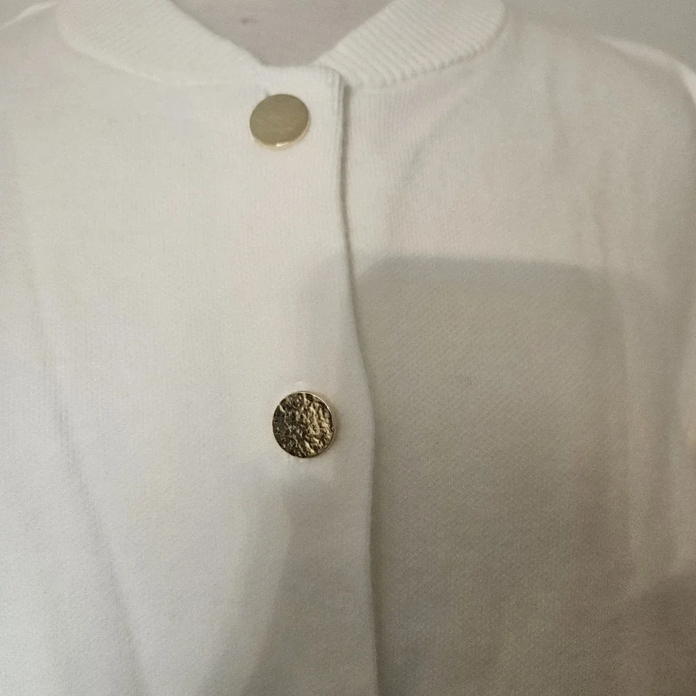 Marc New York Ladies Ivory Classic Cardigan Sweater With Gold Buttons - NWT - Picture 2 of 13